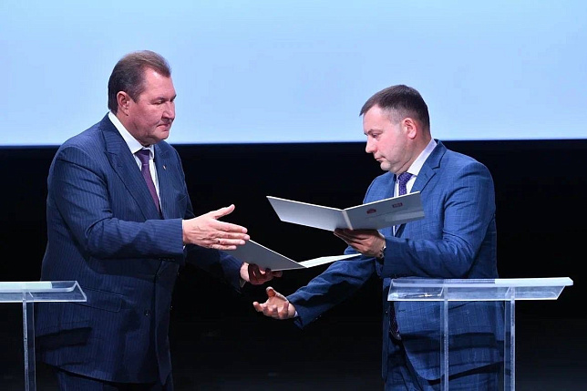 Глава округа подписал соглашение о сотрудничестве с компанией "Лукойл"